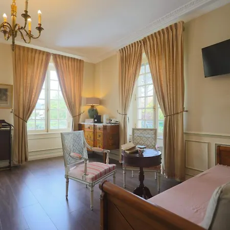 D Hotes Dans Maison Bourgeoise Douce France 3* Millau