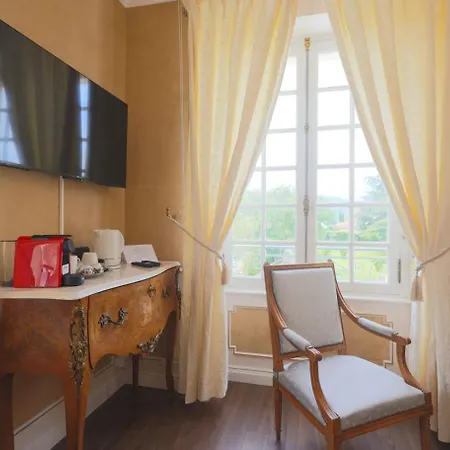 D Hotes Dans Maison Bourgeoise Douce France Guest house Millau
