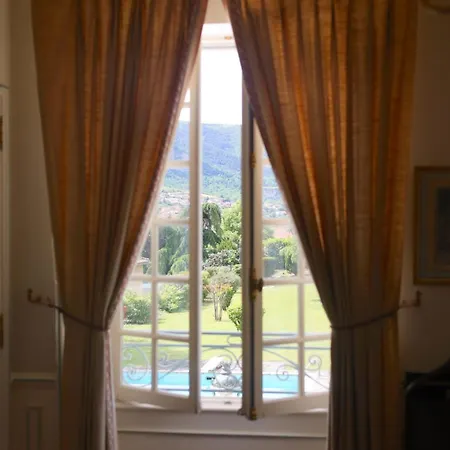 D Hotes Dans Maison Bourgeoise Douce France Vendégház